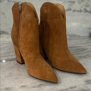 Nine West Tan brown Suede zip up Ankle Booties 7.5 never worn
